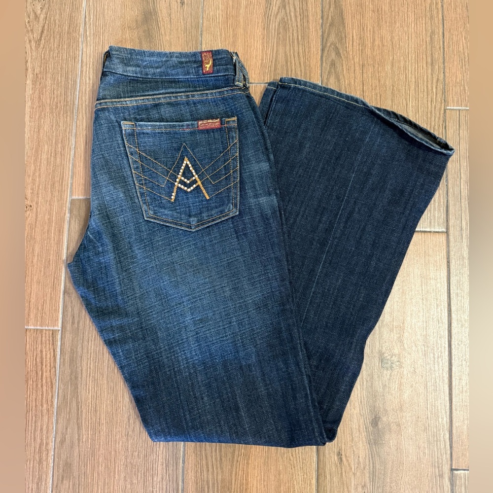 7 For All Mankind - Vintage Bootcut Indigo Jeans with Swarovski Crystals  👖